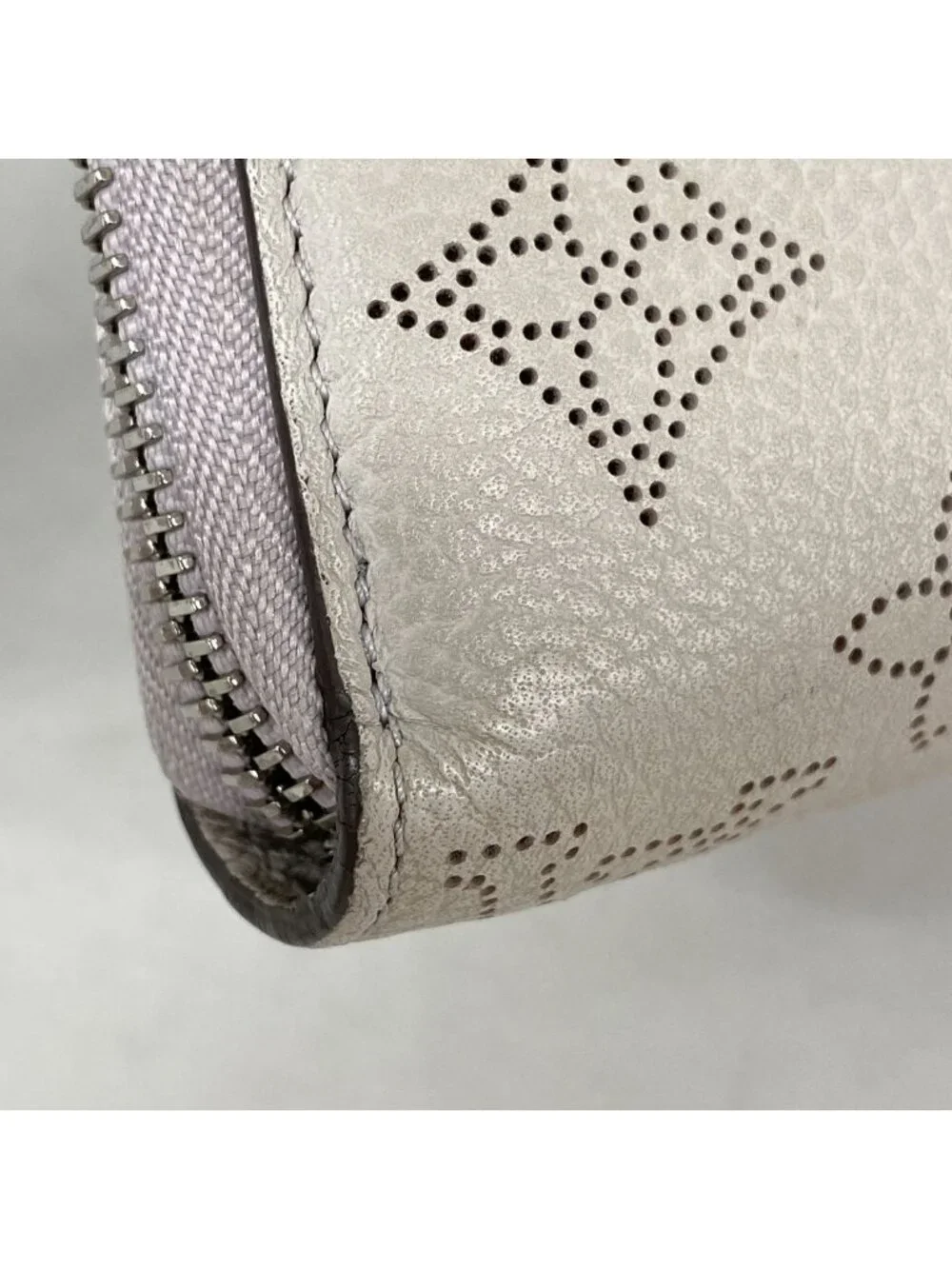 Louis Vuitton Wallet Mahina Zippy Blume Rose Mademoiselle